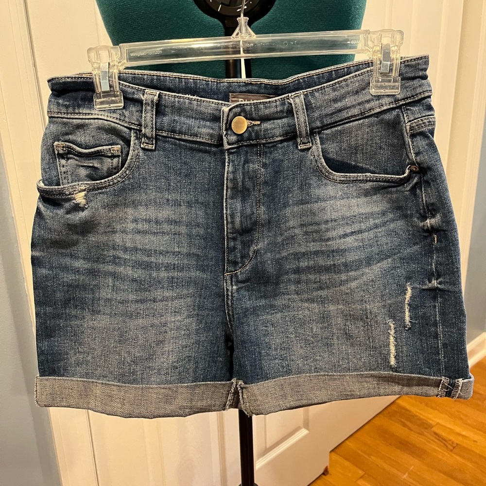 DL1961 Cecilia short in Lambert wash.